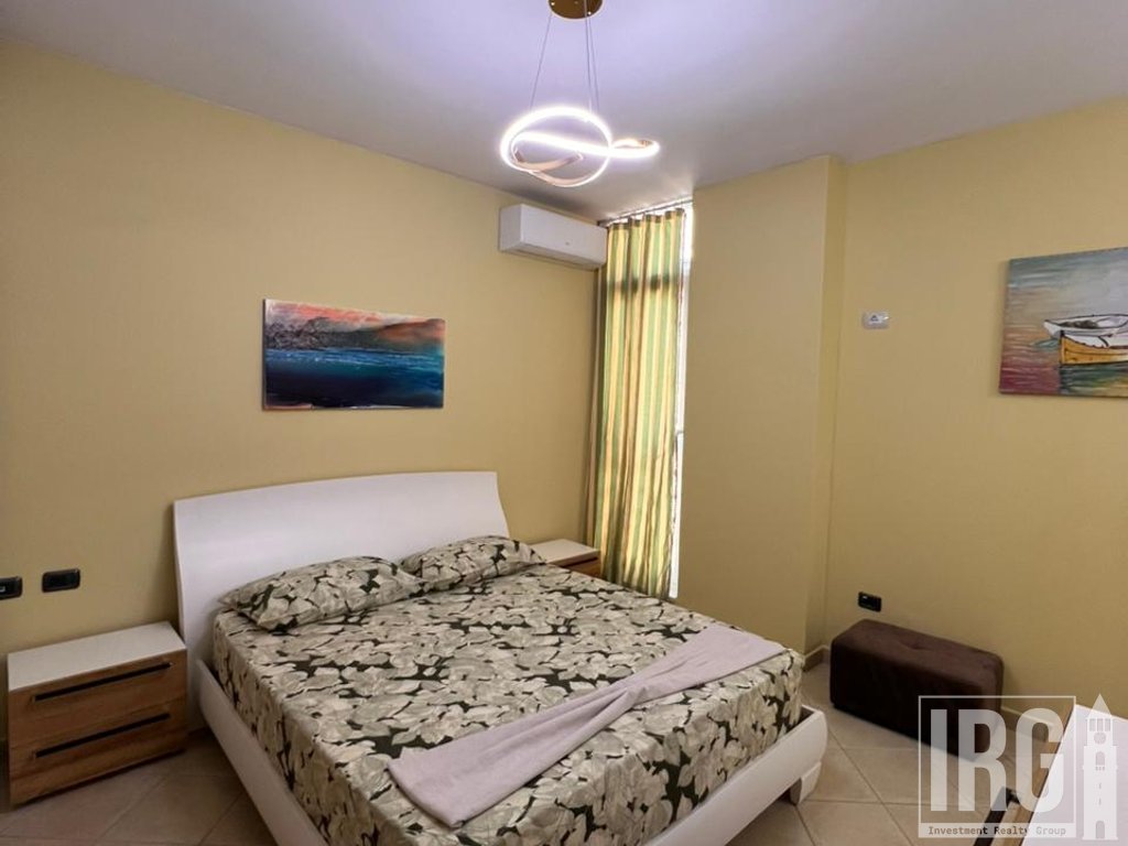 APARTAMENT 2+1+2 NE QENDER TE TIRANES, PRANE 9 KATESHEVE
