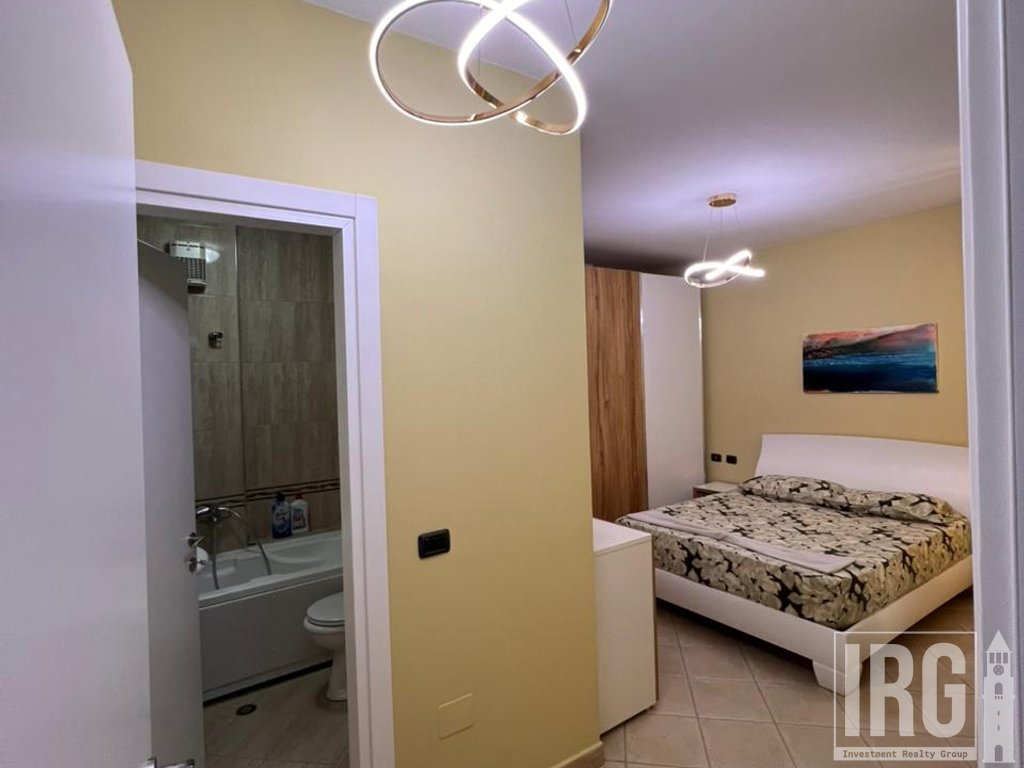 APARTAMENT 2+1+2 NE QENDER TE TIRANES, PRANE 9 KATESHEVE