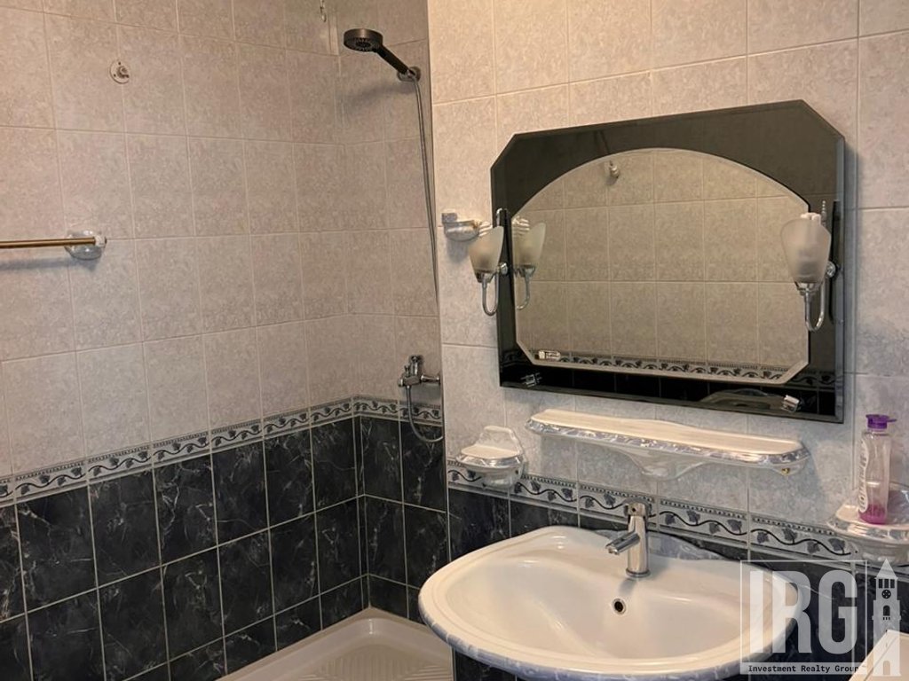 APARTAMENT 2+1+2 NE QENDER TE TIRANES, PRANE 9 KATESHEVE