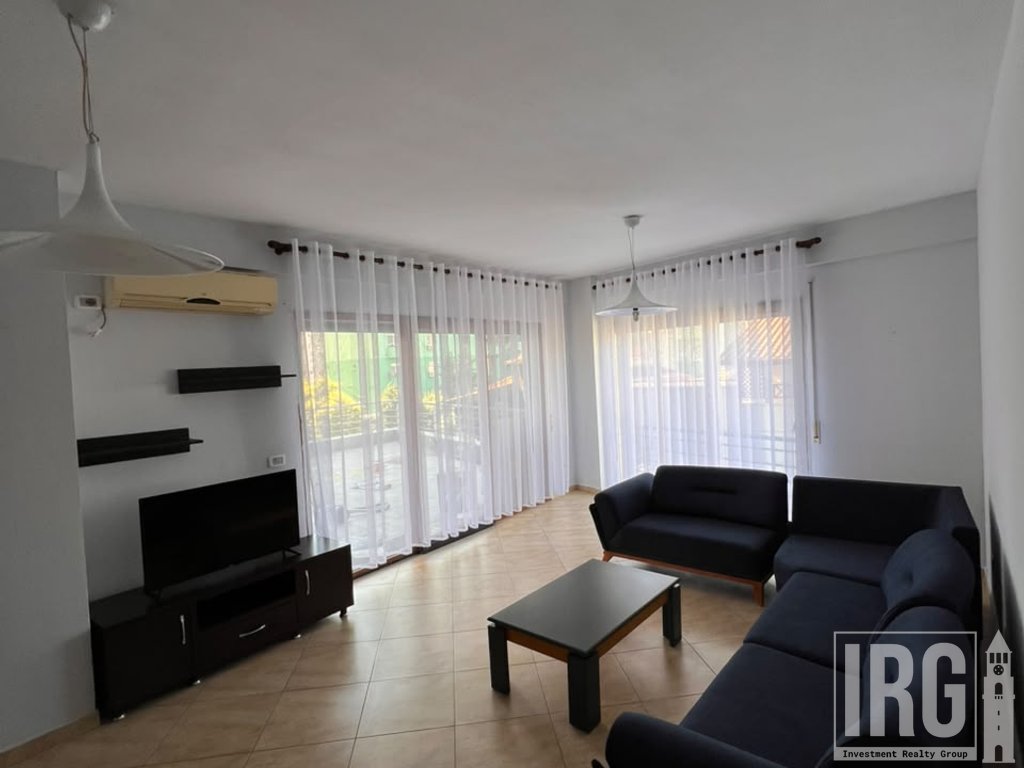 APARTAMENT 2+1+VERANDE TE KOMUNA E PARISIT