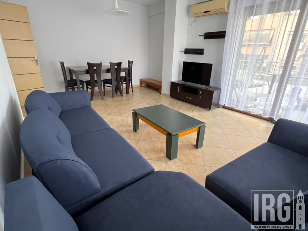 APARTAMENT 2+1+VERANDE TE KOMUNA E PARISIT
