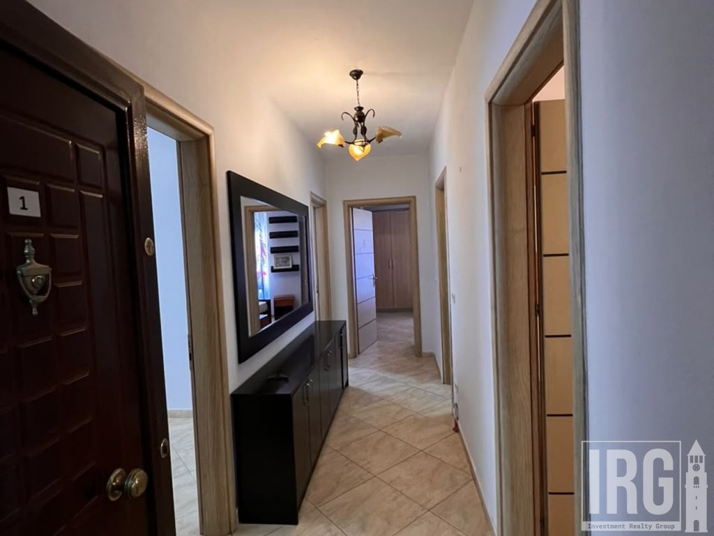 APARTAMENT 2+1+VERANDE TE KOMUNA E PARISIT