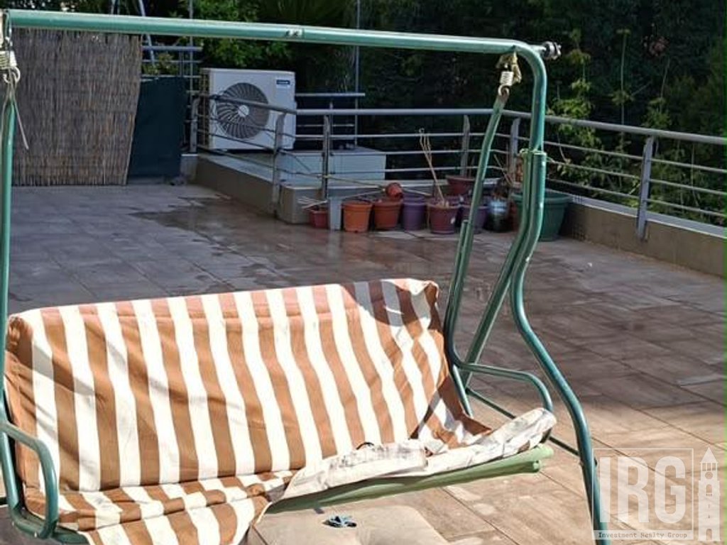 APARTAMENT 2+1+VERANDE TE KOMUNA E PARISIT
