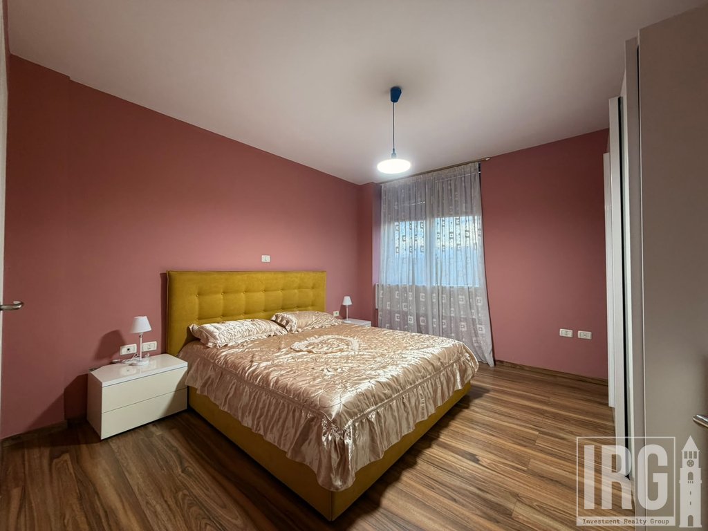 Qender, Apartament 2+1 me qira!