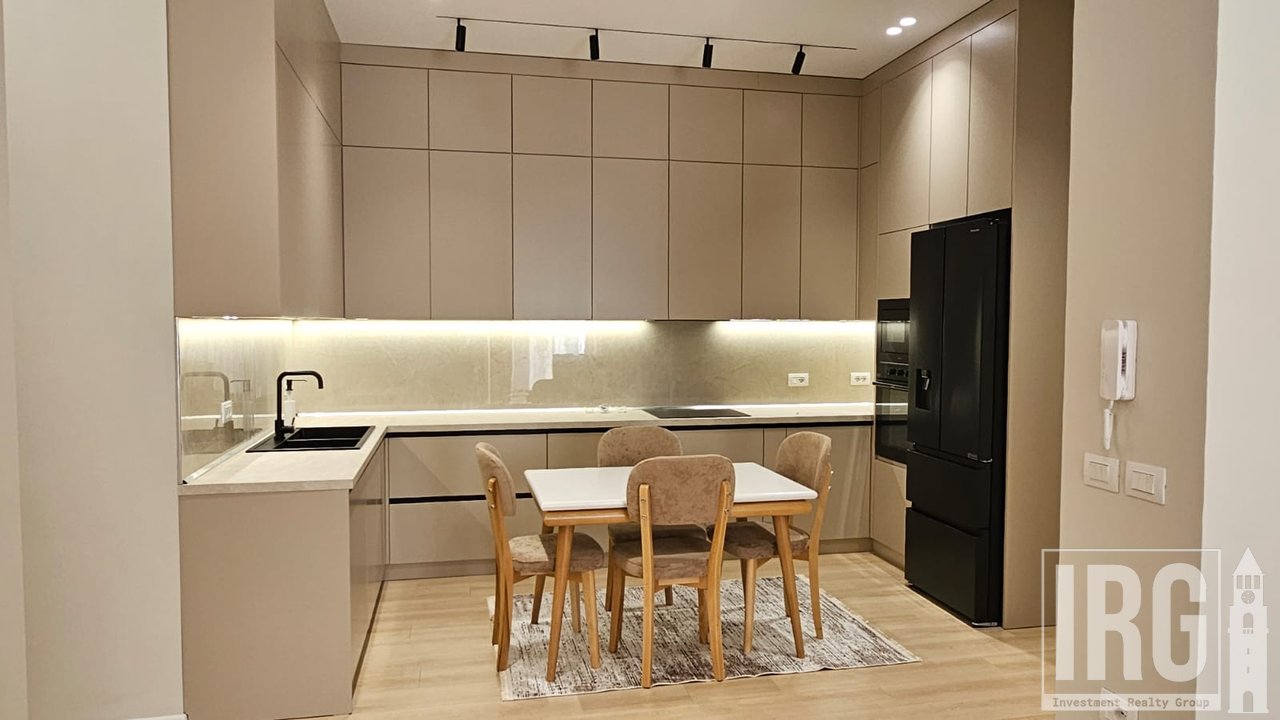 Apartament 3+1 me Oborr Privat- Eden Residence, Sauk