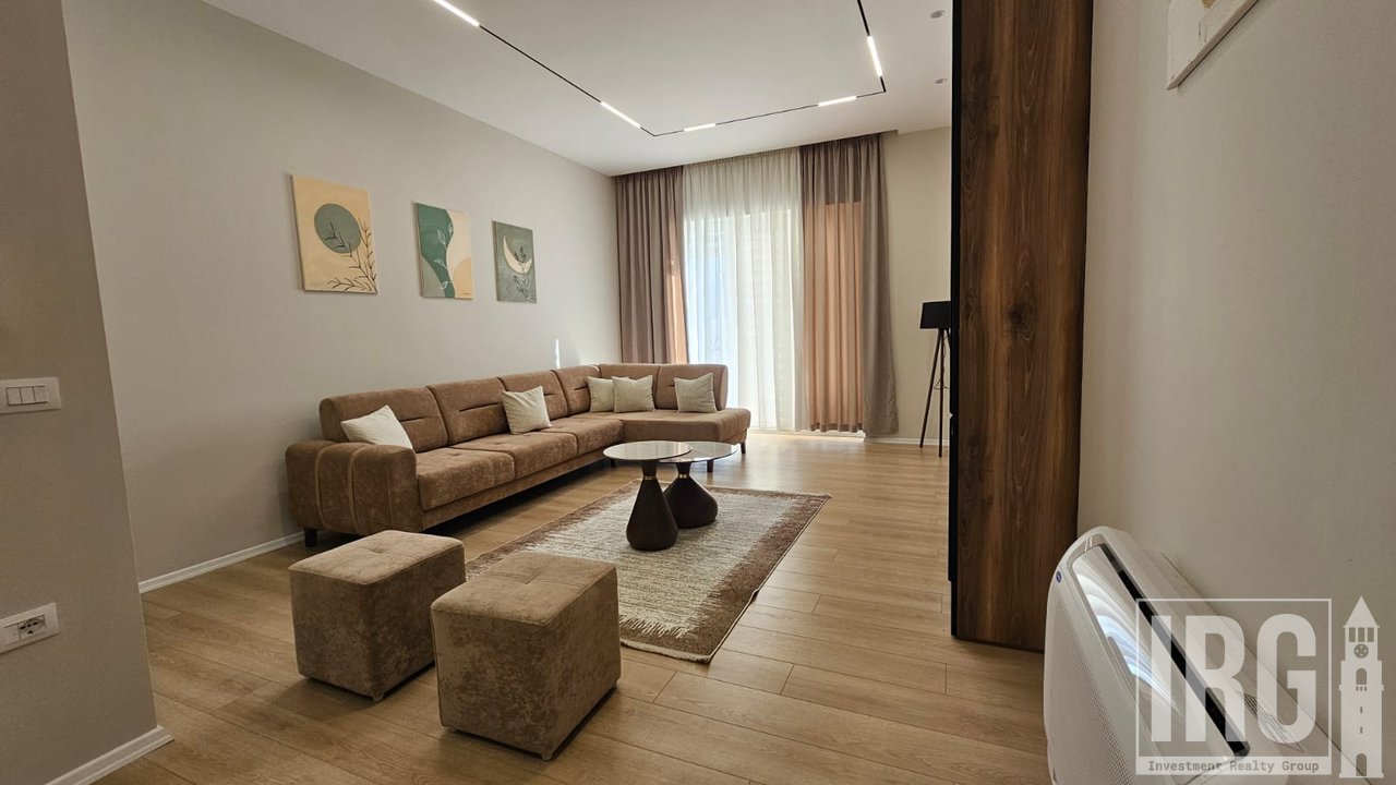 Apartament 3+1 me Oborr Privat- Eden Residence, Sauk