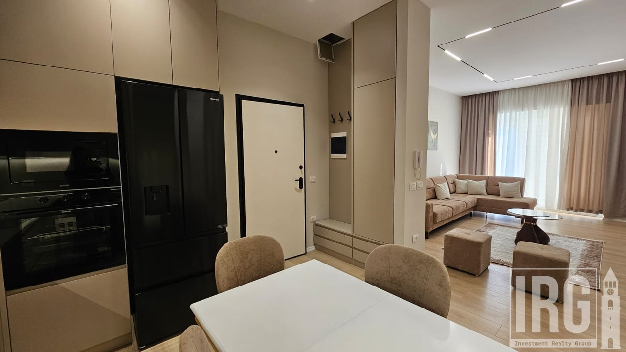 Apartament 3+1 me Oborr Privat- Eden Residence, Sauk