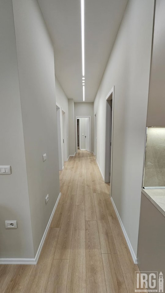 Apartament 3+1 me Oborr Privat- Eden Residence, Sauk