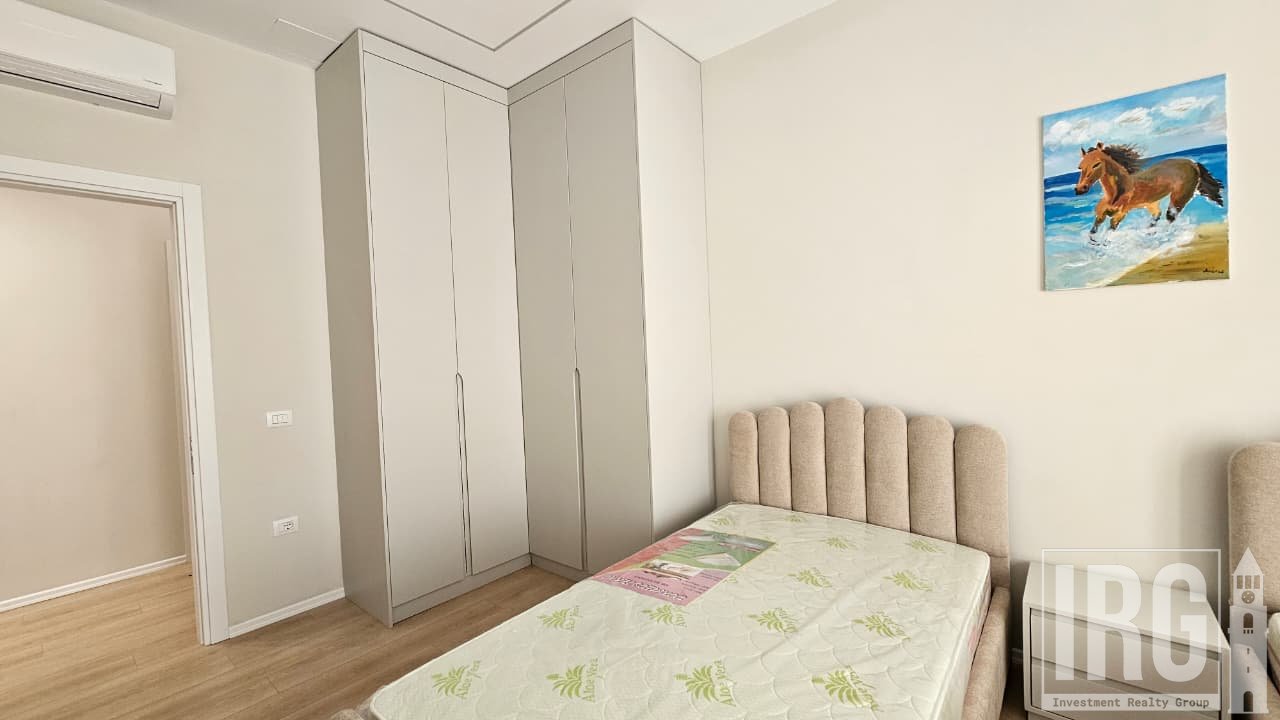 Apartament 3+1 me Oborr Privat- Eden Residence, Sauk