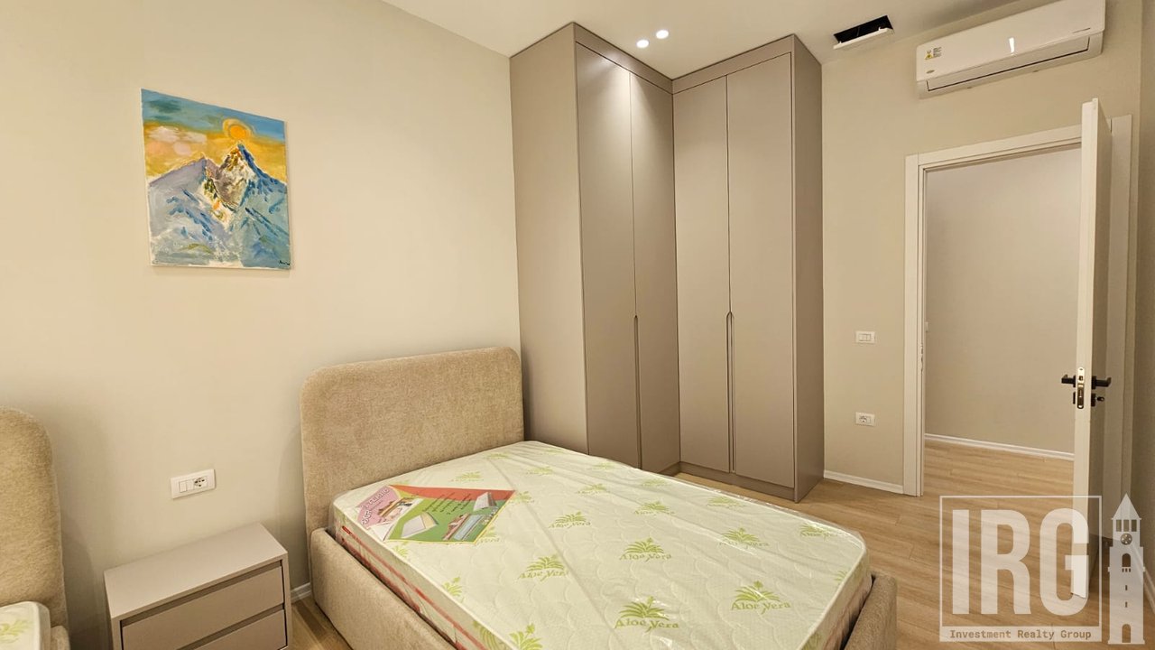 Apartament 3+1 me Oborr Privat- Eden Residence, Sauk
