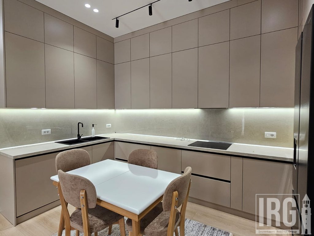Apartament 3+1 me Oborr Privat- Eden Residence, Sauk