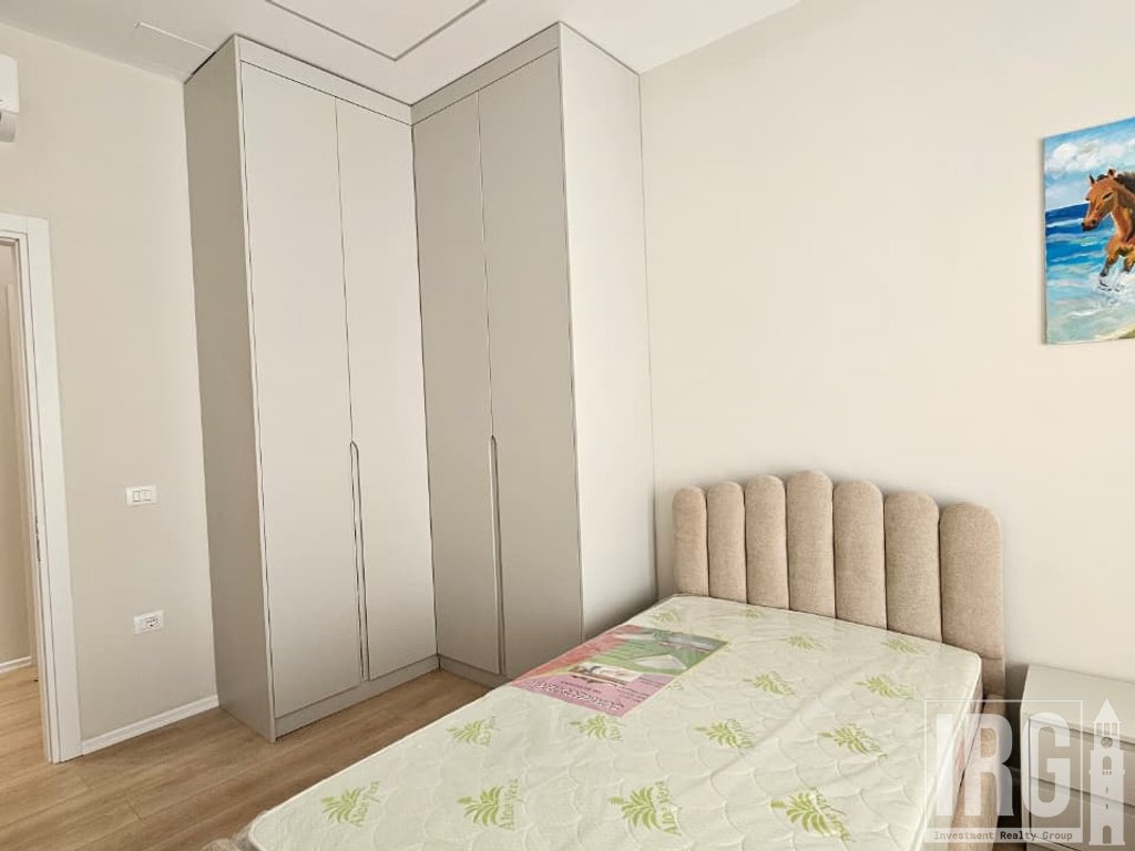 Apartament 3+1 me Oborr Privat- Eden Residence, Sauk