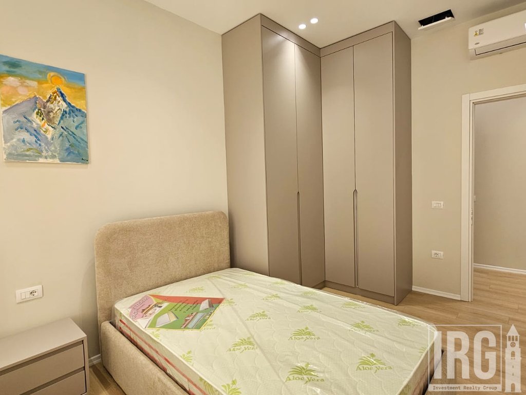 Apartament 3+1 me Oborr Privat- Eden Residence, Sauk