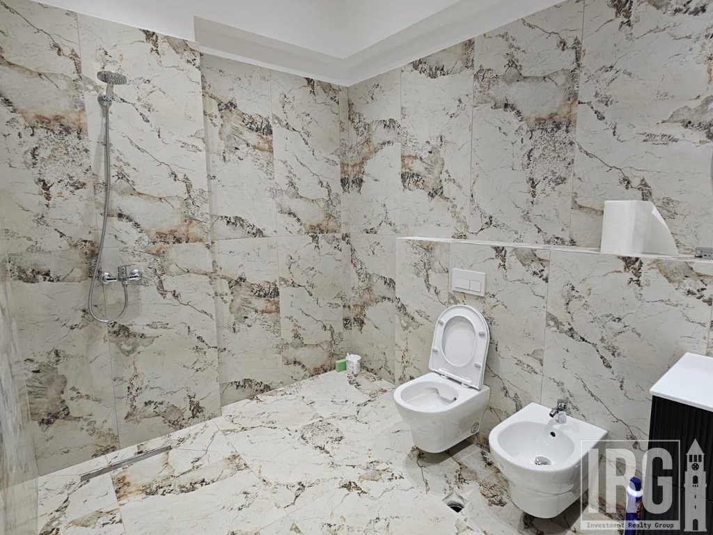 Apartament 3+1 me Oborr Privat- Eden Residence, Sauk
