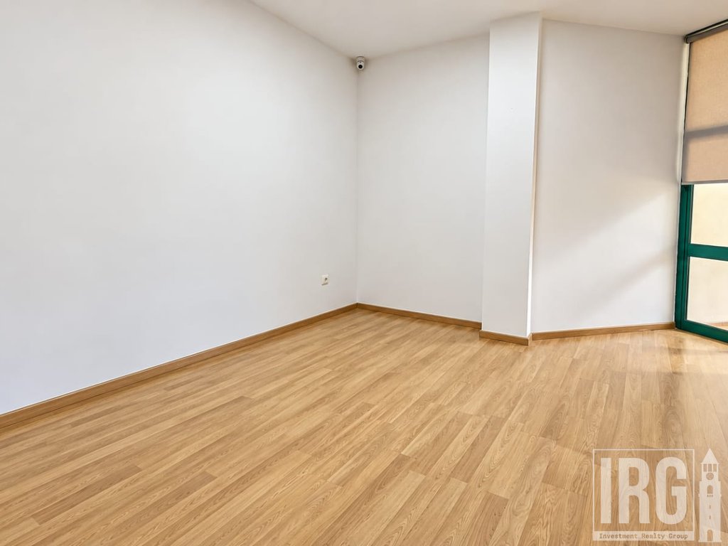 Zyra për Qira te Rruga e Kavajës