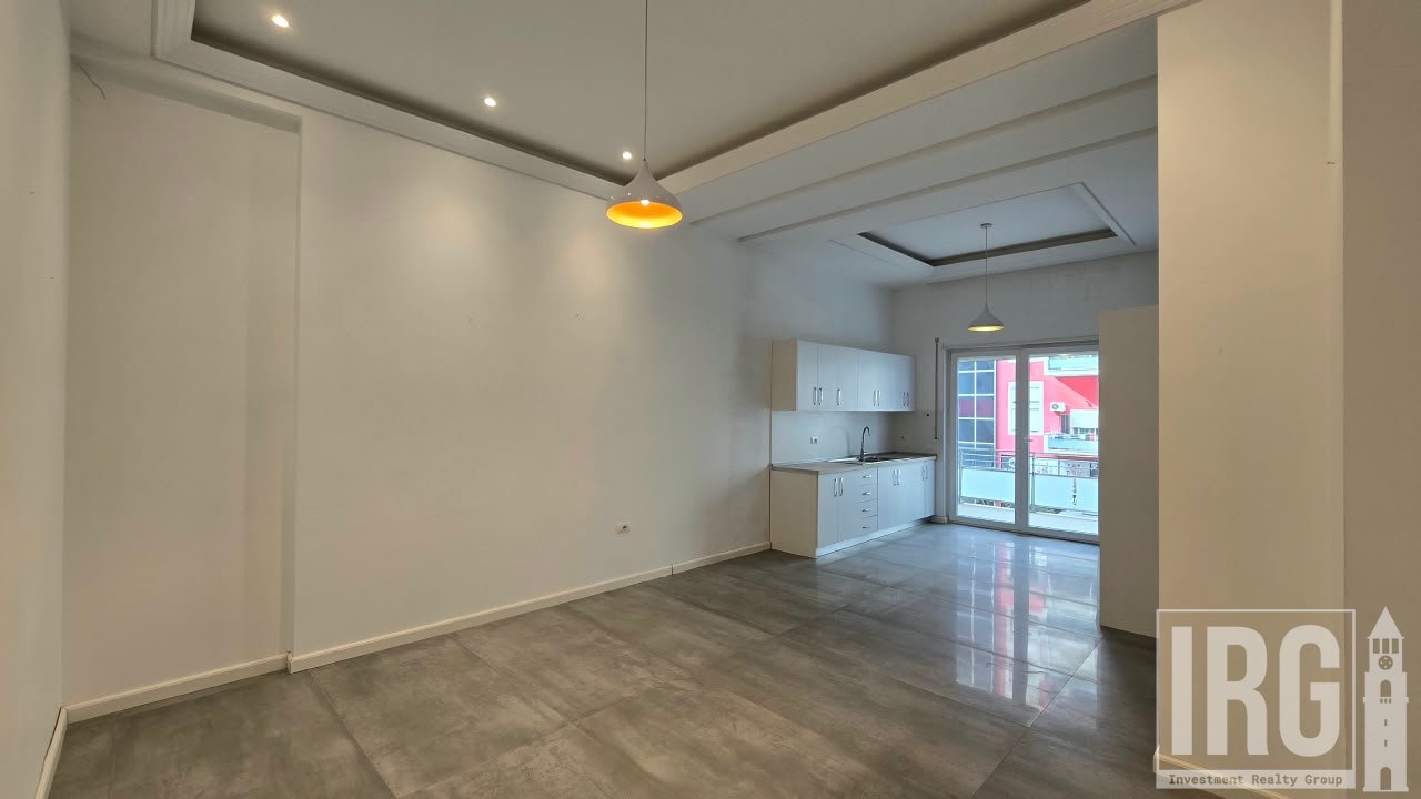 SHITET APARTAMENT 2+1 TE GOLDEN PARK, PERBALLE SPITALIT AMERIKAN 3!