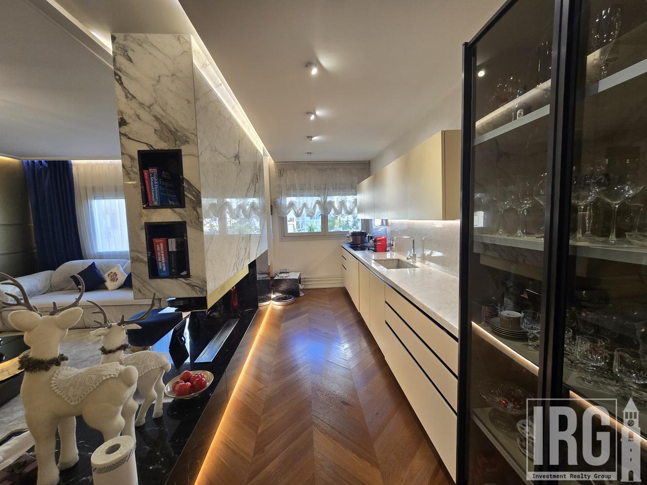 APARTAMENT LUKSOZ PËR SHITJE – KOMUNA E PARISIT, TIRANË