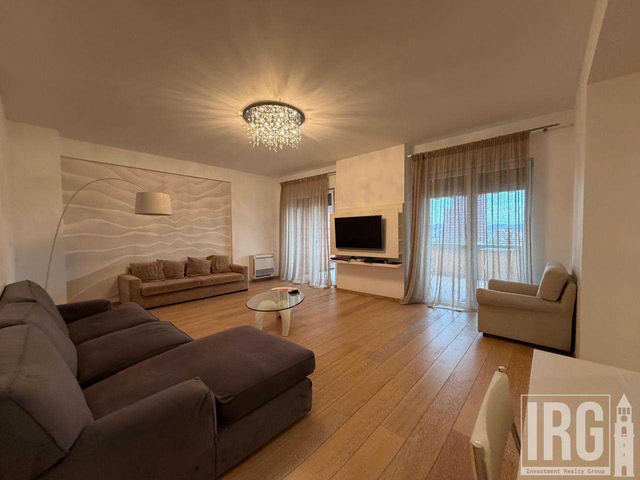 3+1+2+Veranda apartment on Bogdaneve Street!
