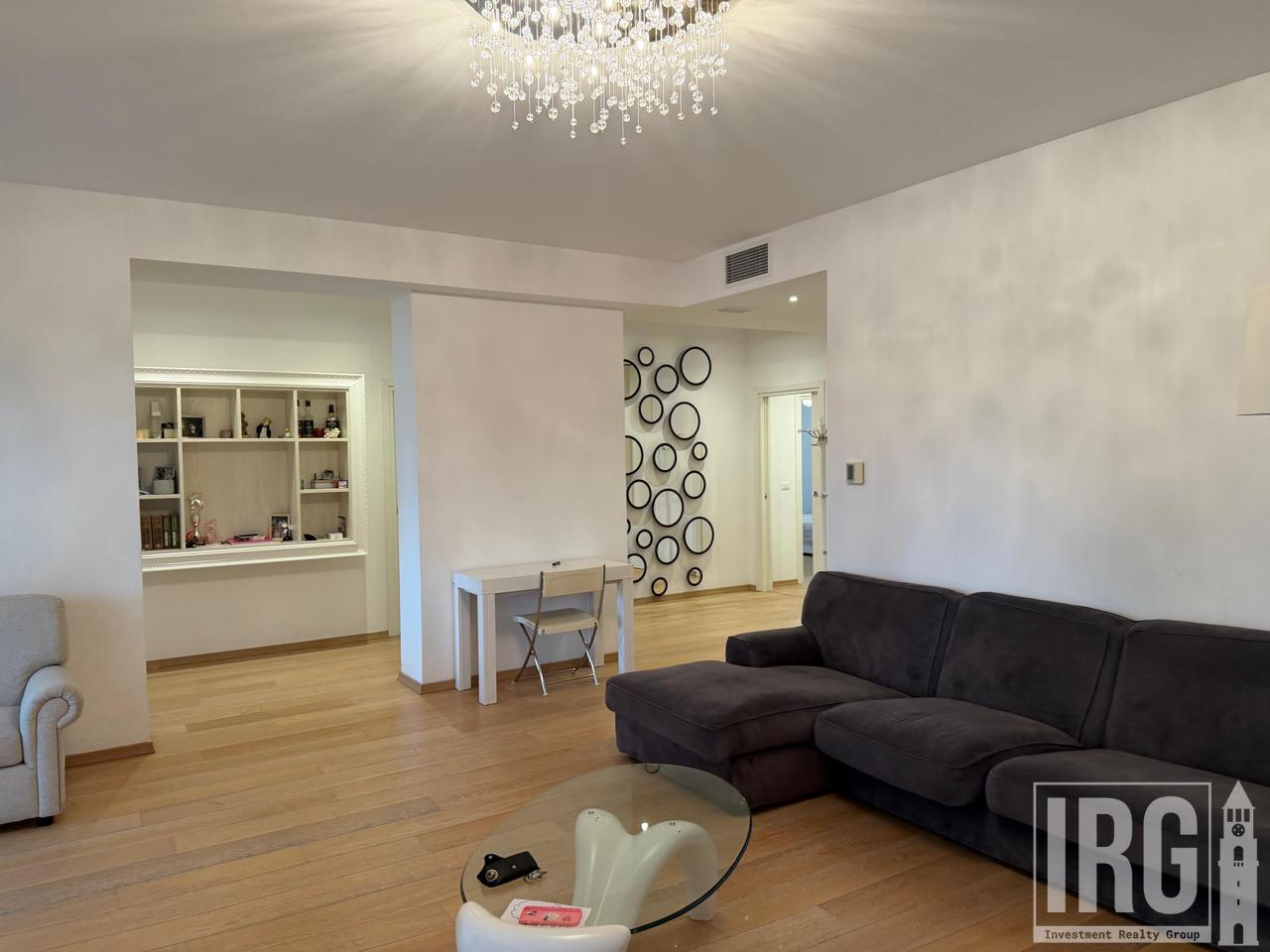 3+1+2+Veranda apartment on Bogdaneve Street!