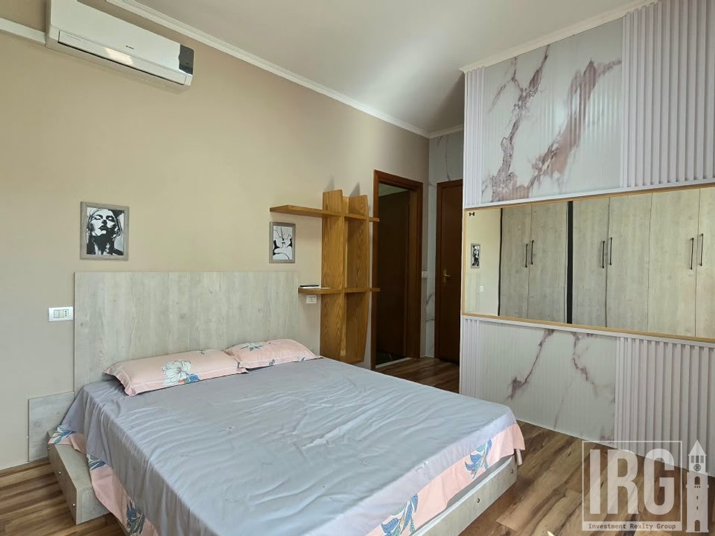 SHITET APARTAMENT 3+1+2 | LIQENI I THATË ( PA MALORE)