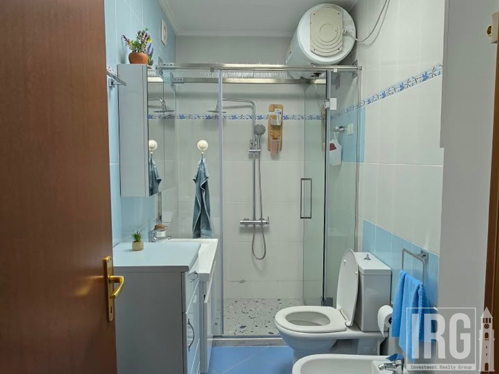 SHITET APARTAMENT 3+1+2 | LIQENI I THATË ( PA MALORE)