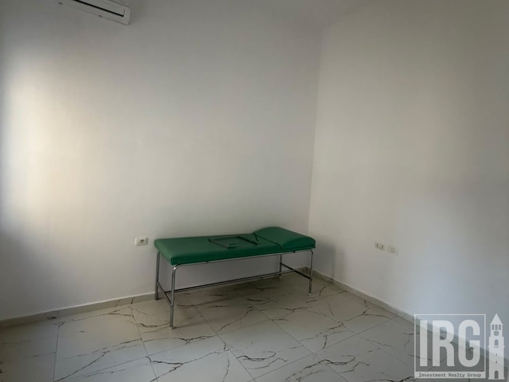 📍 Jepet me qira 2+1 Për zyra, biznes ose banim – Donika Center