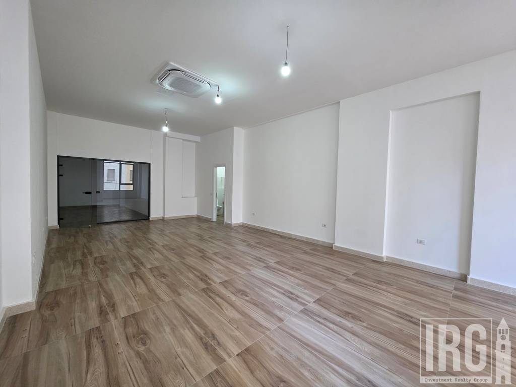 📍 Jepen me qira ambiente komerciale – Donika Center, Qendër
