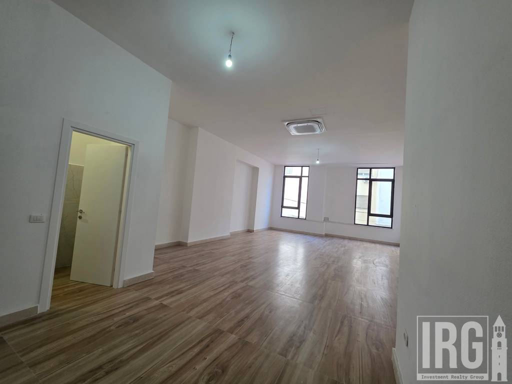 📍 Jepen me qira ambiente komerciale – Donika Center, Qendër