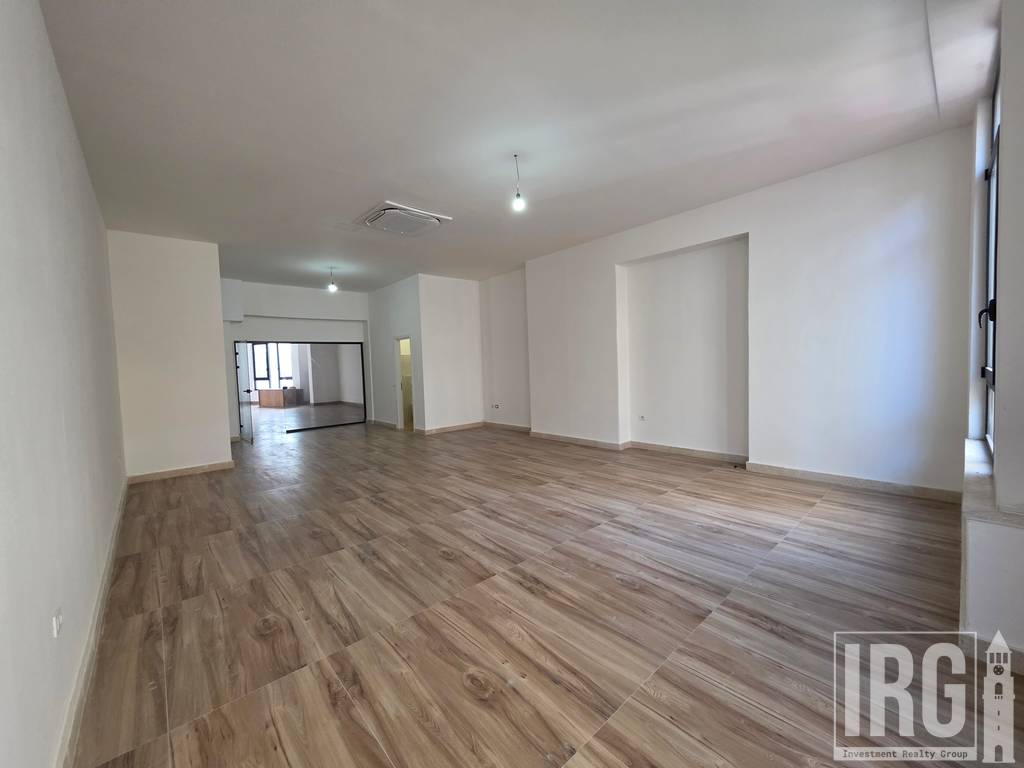 📍 Jepen me qira ambiente komerciale – Donika Center, Qendër