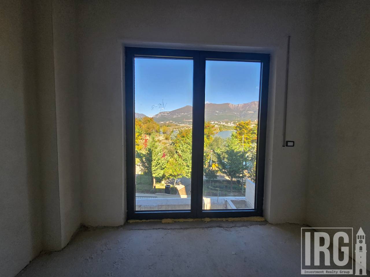 Vile Individuale me Pishine ne Swan Lake Residence