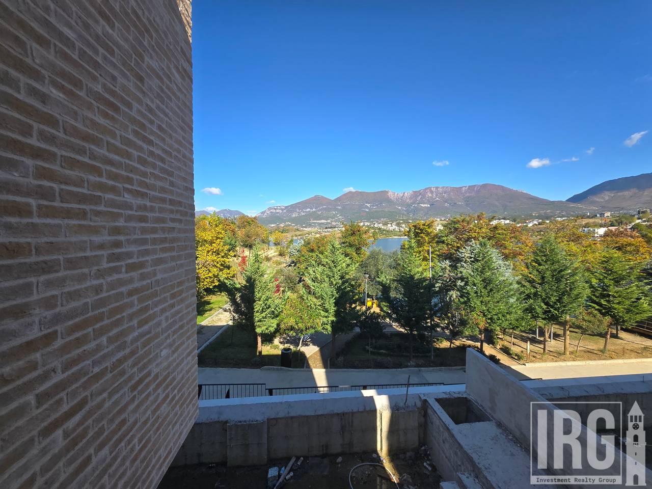 Vile Individuale me Pishine ne Swan Lake Residence