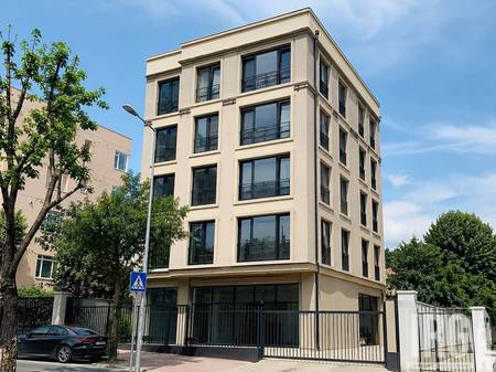 🏢 EDIFICIO PRESTIGIOSO IN AFFITTO – ZONA DI BLLOKU
