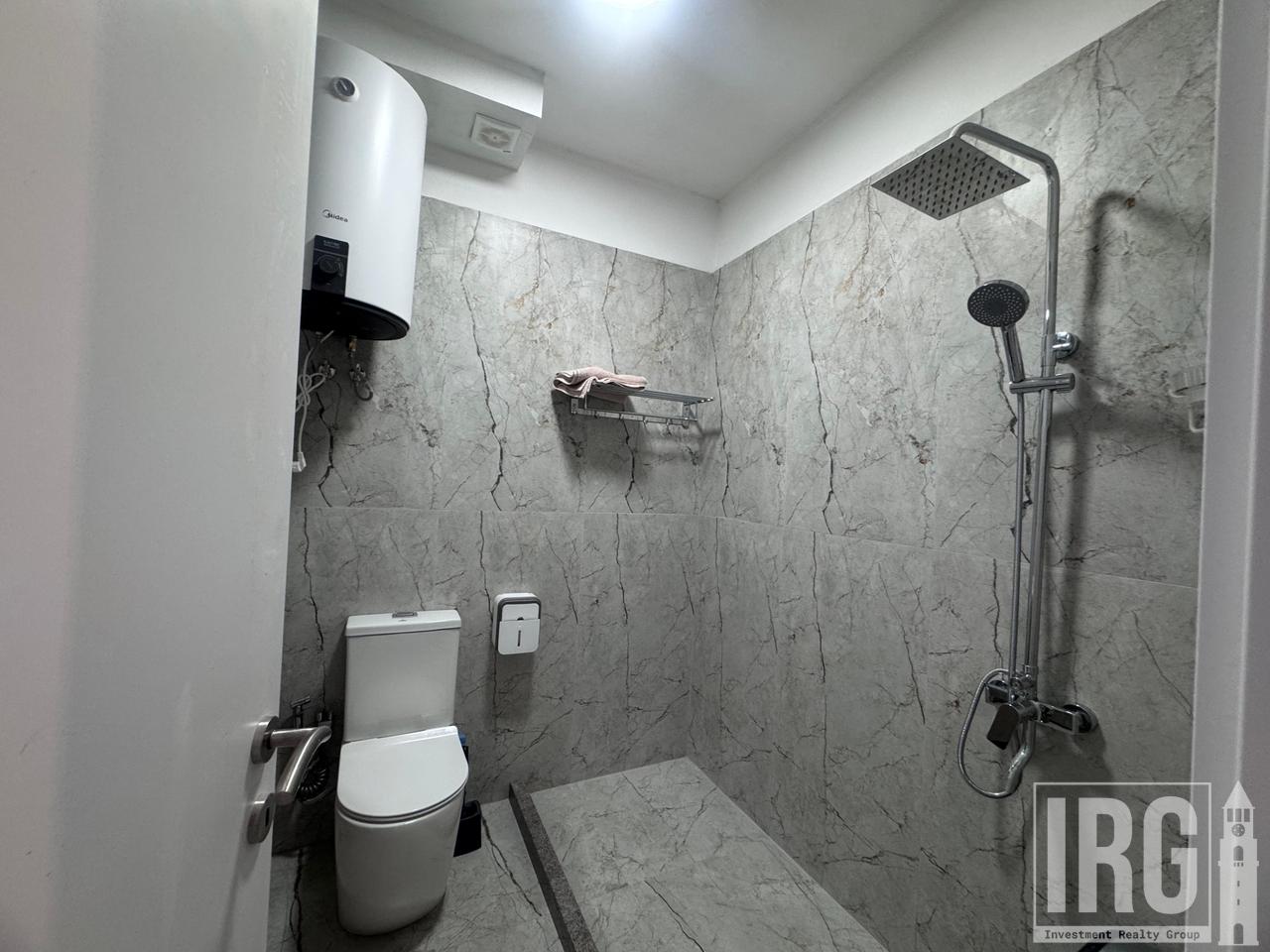 Appartamento 3+1+3 con veranda e posto auto in vendita – Rruga e Dibrës, Tirana