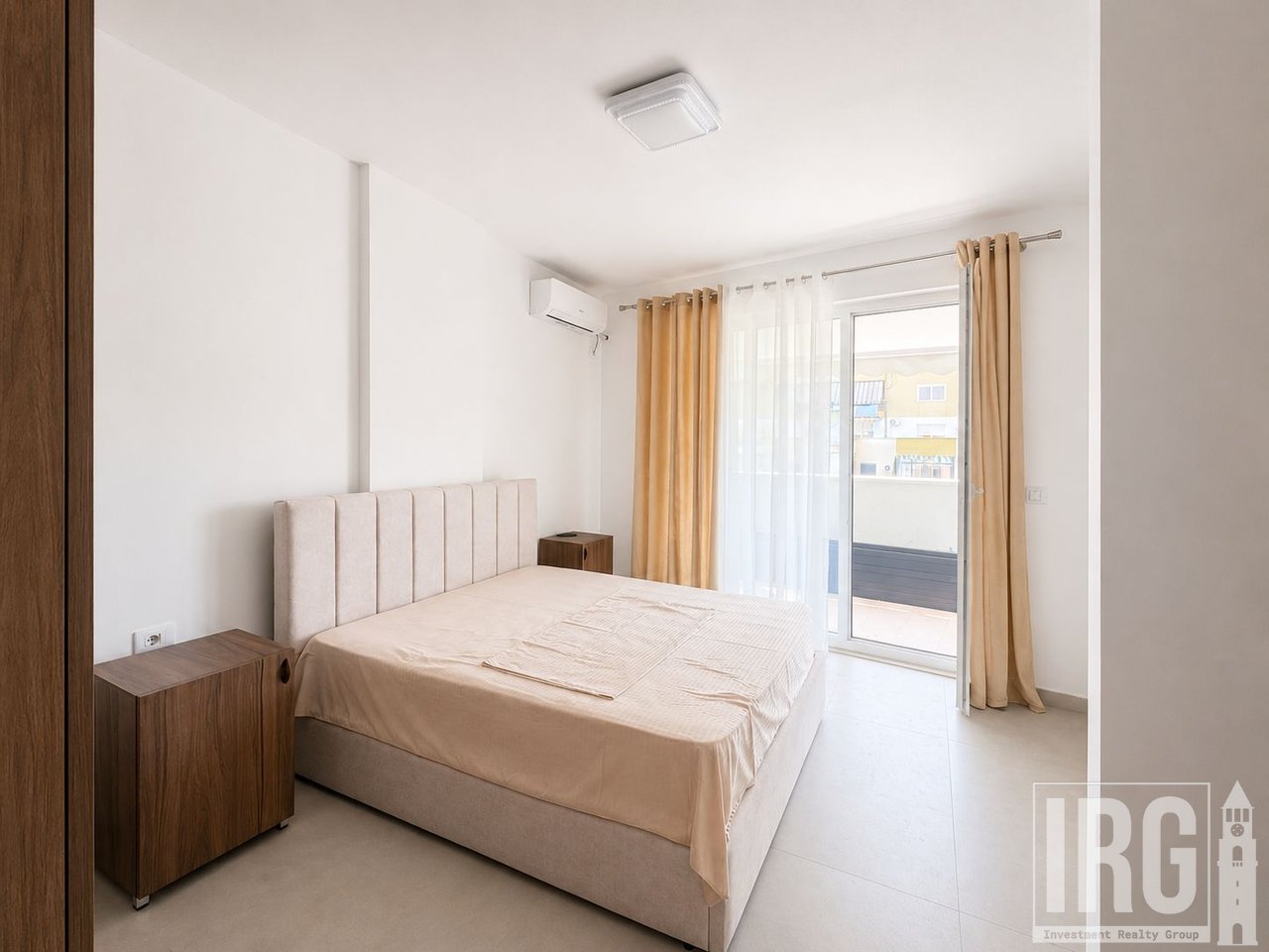 Appartamento 3+1+3 con veranda e posto auto in vendita – Rruga e Dibrës, Tirana