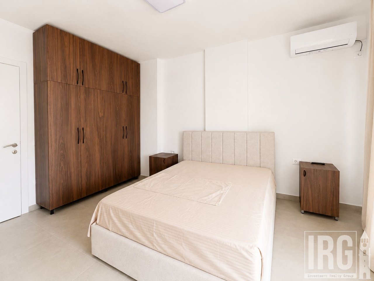Appartamento 3+1+3 con veranda e posto auto in vendita – Rruga e Dibrës, Tirana