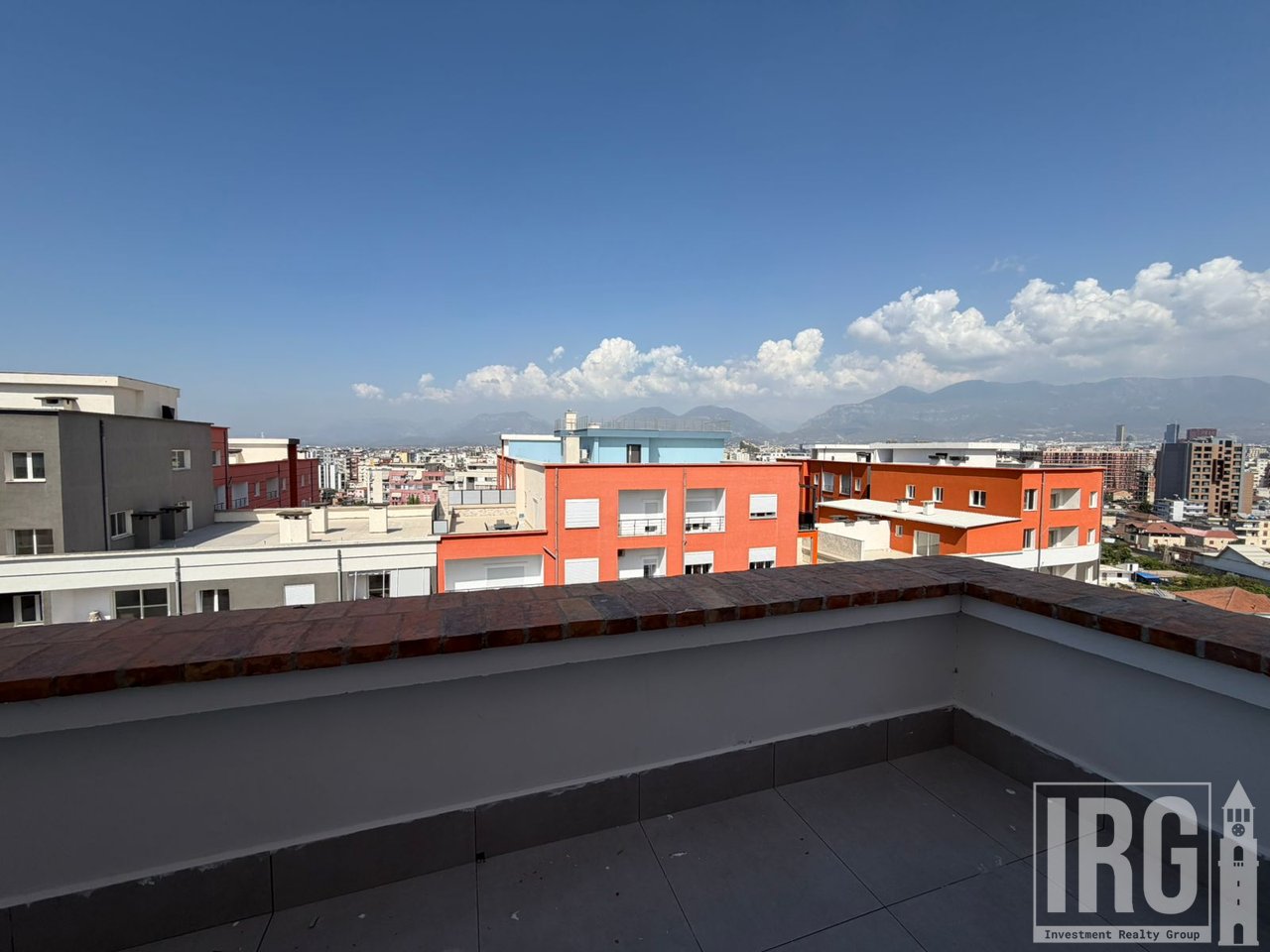 APARTAMENT 1+1 ME VERANDE NE YZBERISHT!