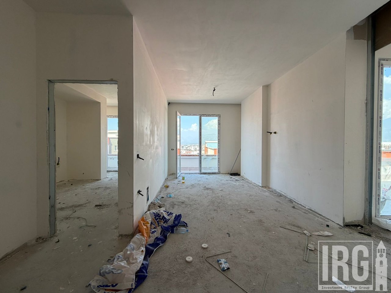 APARTAMENT 1+1 ME VERANDE NE YZBERISHT!