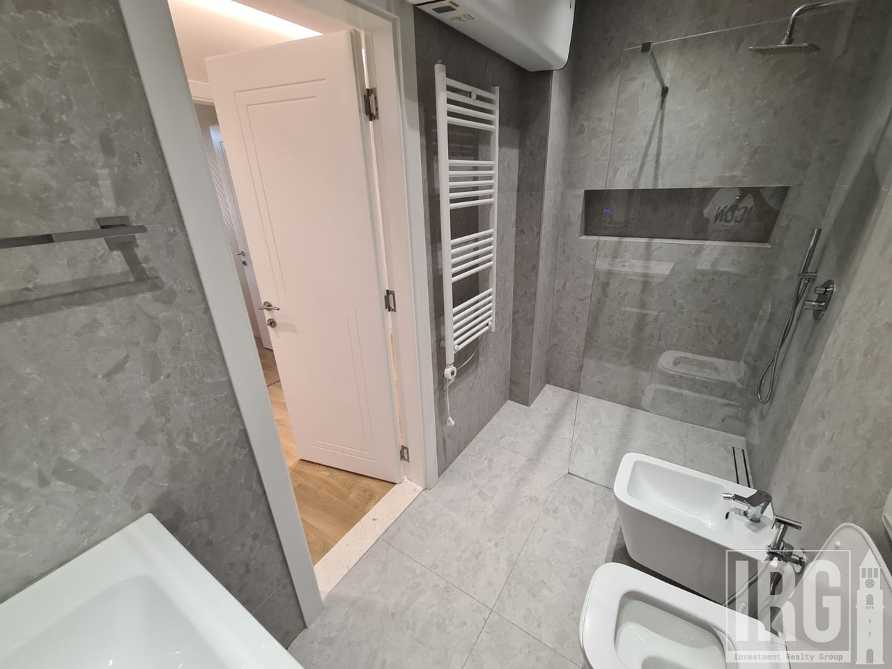 APARTMENT 2+1+PARKING AT THE FIRST MUNICIPALITY!