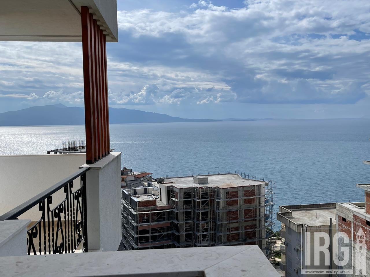 APARTAMENT 1+1 ME VERANDË PËR SHITJE – SARANDË