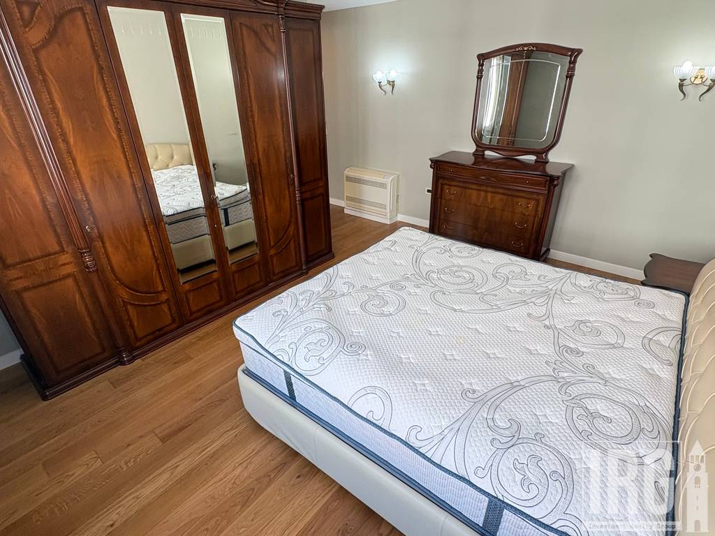 APARTAMENT 3+1+POST PARKIMI ME QERA TE KOMPLEKSI NOBIS, ME PAMJE NGA LIQENI TIRANES