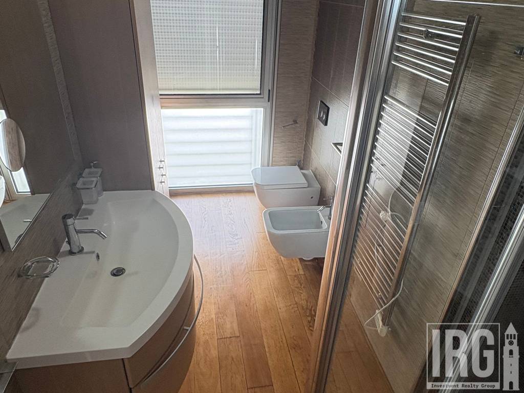 APARTAMENT 3+1+POST PARKIMI ME QERA TE KOMPLEKSI NOBIS, ME PAMJE NGA LIQENI TIRANES