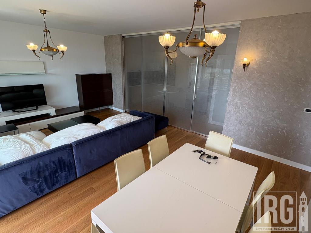 APARTAMENT 3+1+POST PARKIMI ME QERA TE KOMPLEKSI NOBIS, ME PAMJE NGA LIQENI TIRANES
