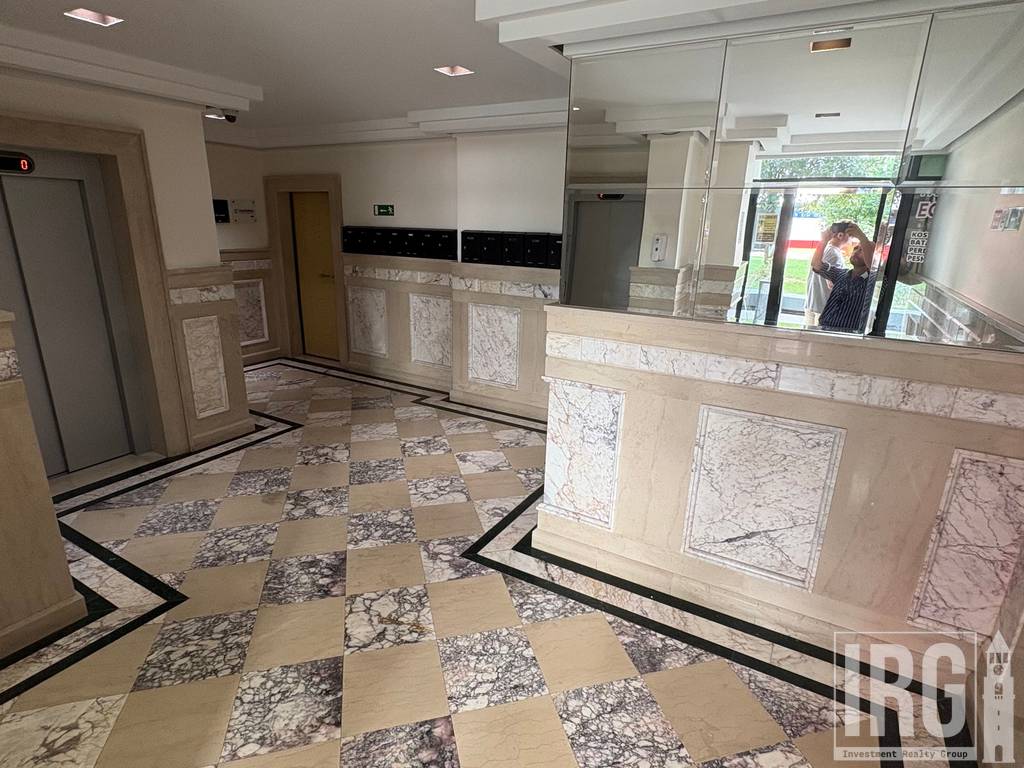 APARTAMENT 3+1+POST PARKIMI ME QERA TE KOMPLEKSI NOBIS, ME PAMJE NGA LIQENI TIRANES