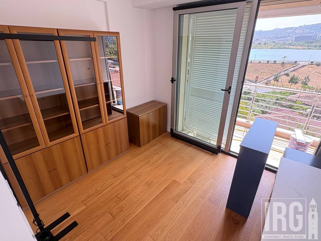 APARTAMENT 3+1+POST PARKIMI ME QERA TE KOMPLEKSI NOBIS, ME PAMJE NGA LIQENI TIRANES