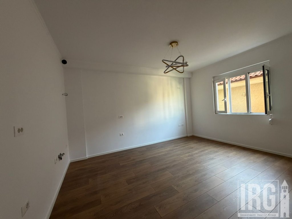 SHITET APARTAMENT 1+1 NE LAPRAKE, PRANE ZOJA KESHILLIT TE MIRE