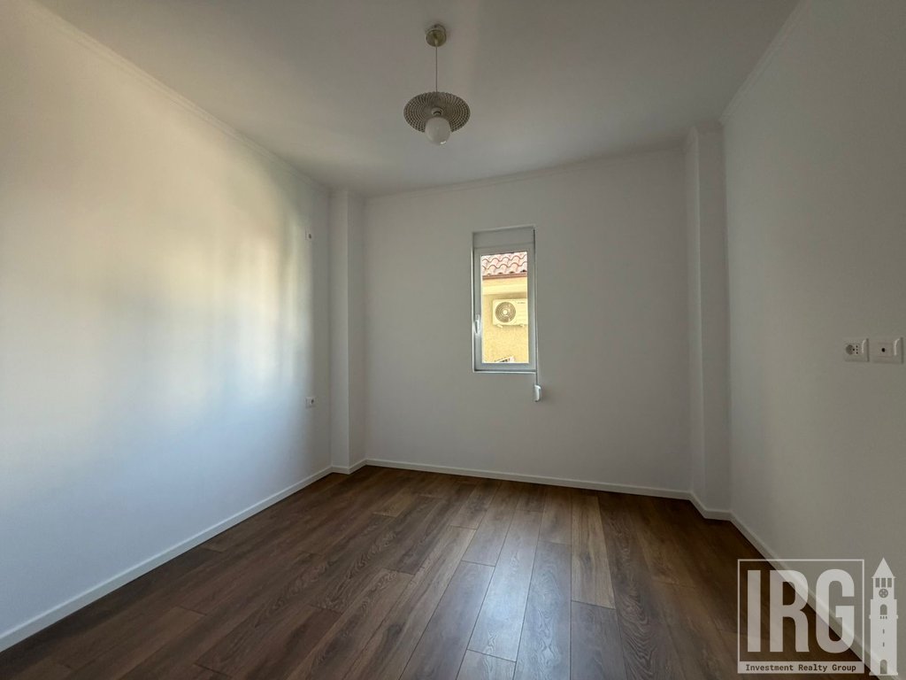 SHITET APARTAMENT 1+1 NE LAPRAKE, PRANE ZOJA KESHILLIT TE MIRE