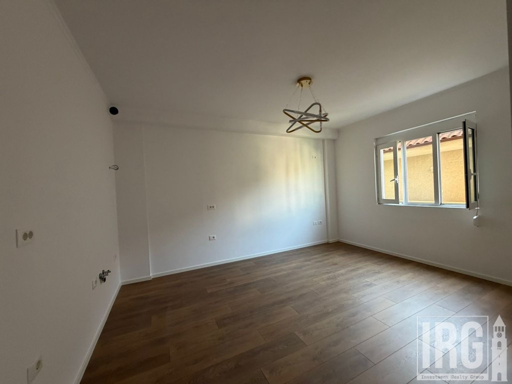 SHITET APARTAMENT 1+1 NE LAPRAKE, PRANE ZOJA KESHILLIT TE MIRE