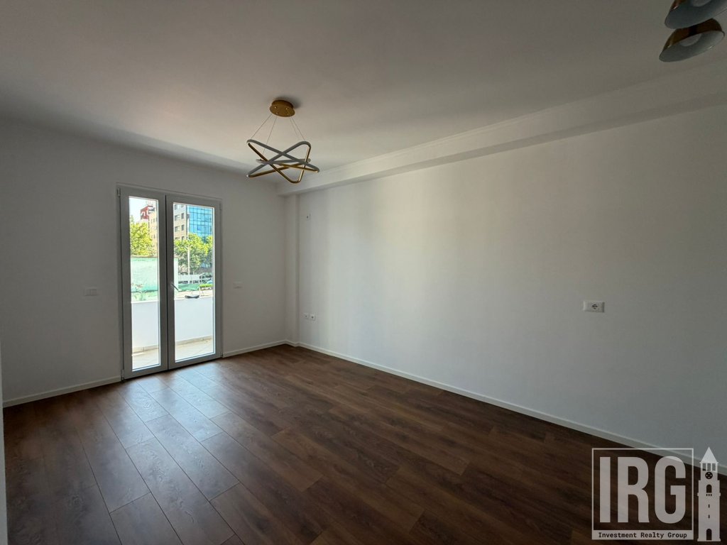 SHITET APARTAMENT 1+1 NE LAPRAKE, PRANE ZOJA KESHILLIT TE MIRE