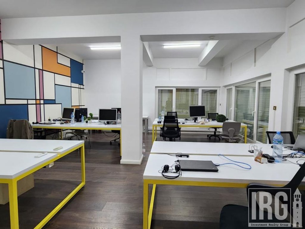 🏢 GODINË PRESTIGJIOZE PËR QIRA – ZONA E BLLOKUT