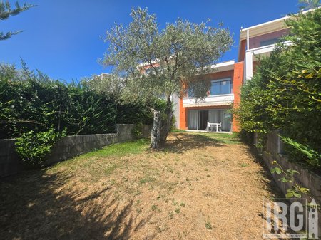 Vile ne Olive Grove Residence